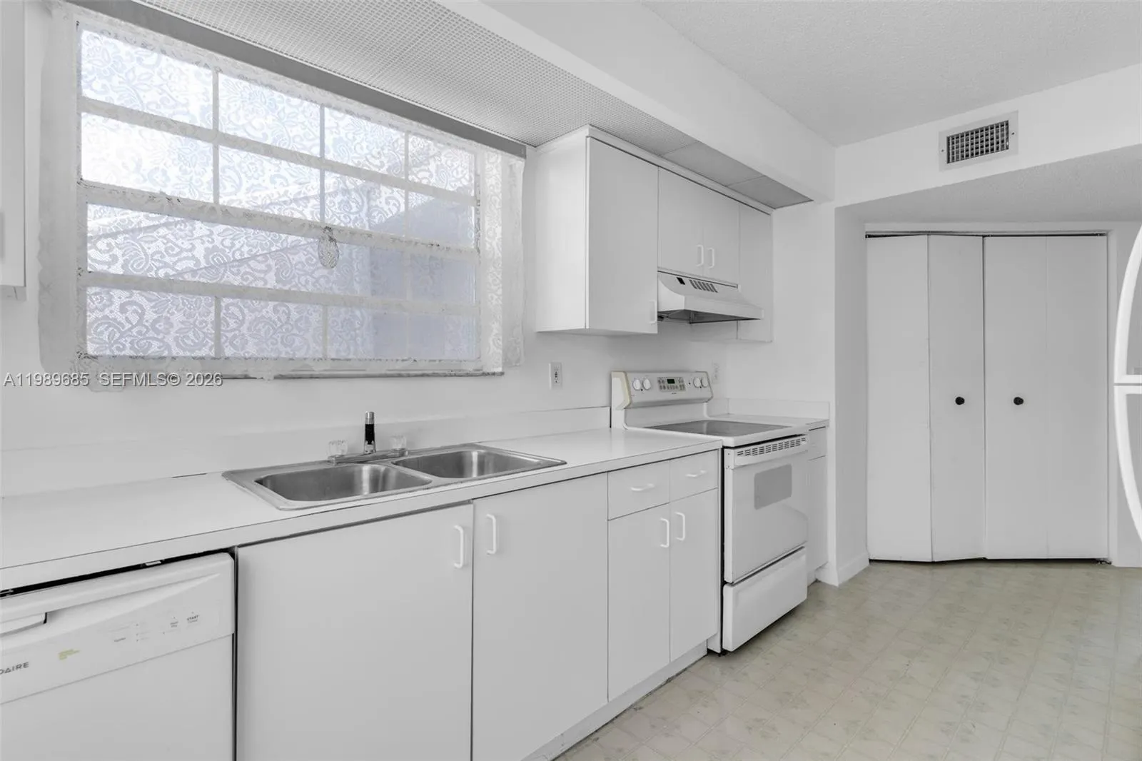 2274 Se 27th Dr 205-f, Homestead, Florida 33035, Homestead, Florida 33035, 2 Bedrooms Bedrooms, ,2 BathroomsBathrooms,Residential,For Sale,2274 Se 27th Dr 205-f, Homestead, Florida 33035,A11989685