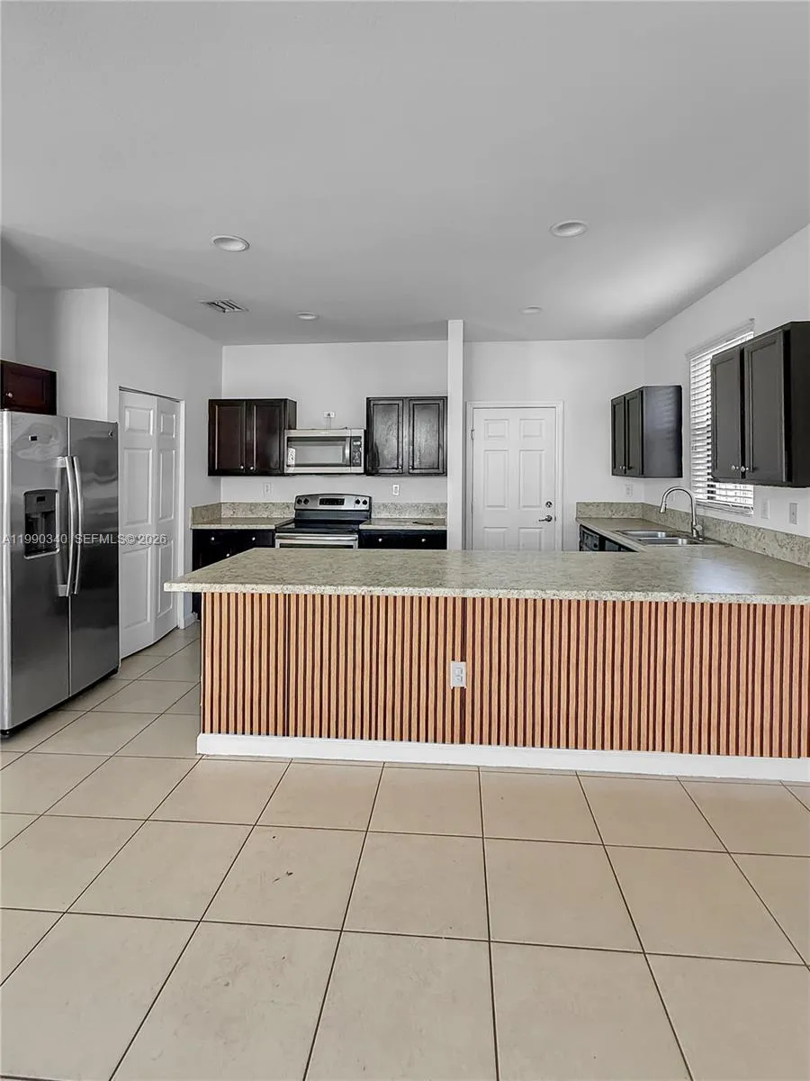 709 Se 35th Ave 709, Homestead, Florida 33033, Homestead, Florida 33033, 5 Bedrooms Bedrooms, ,2 BathroomsBathrooms,Residential Lease,For Rent,709 Se 35th Ave 709, Homestead, Florida 33033,A11990340