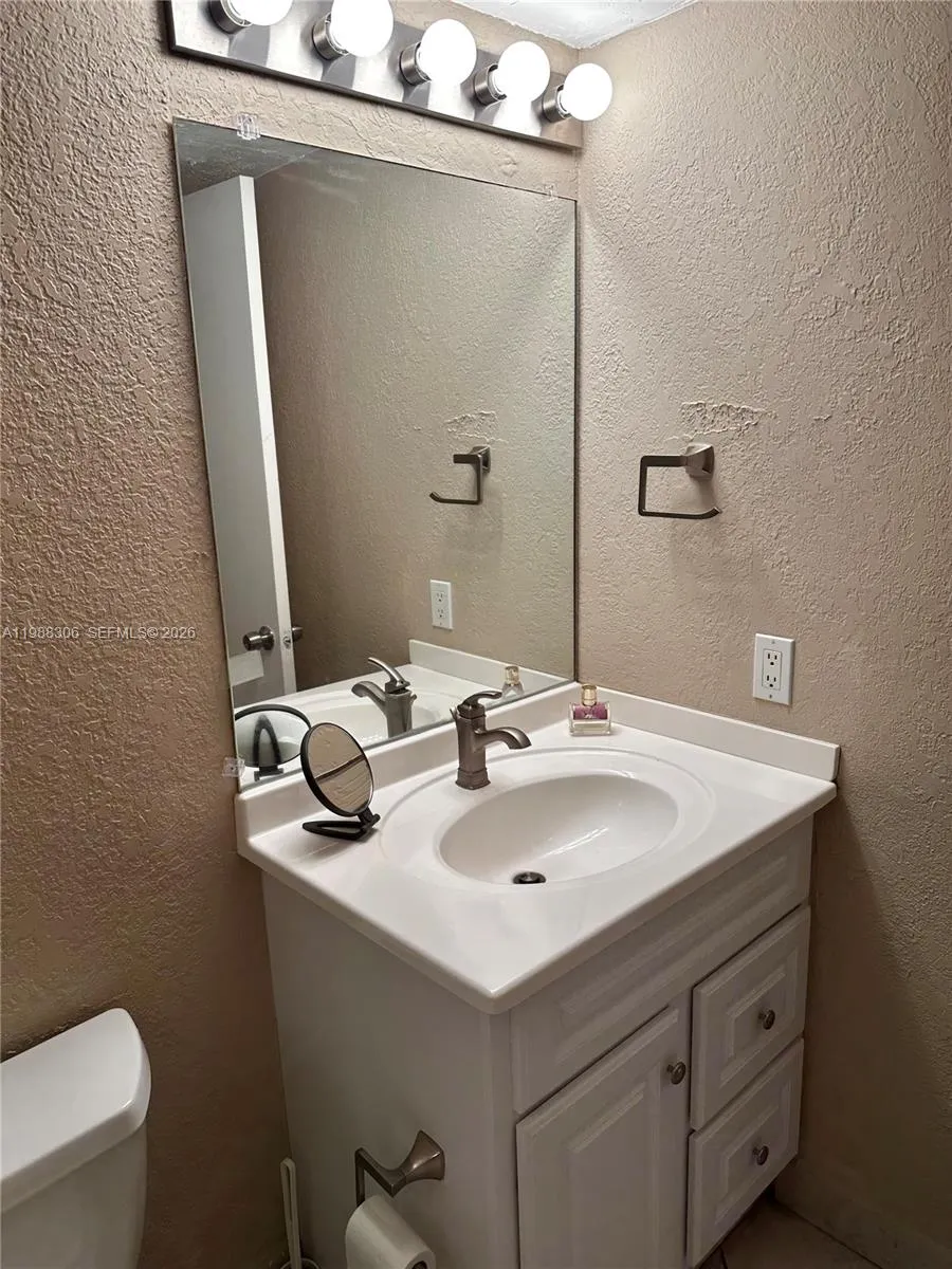 2nd bathroom
