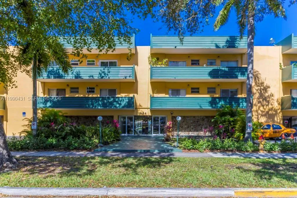 1975 Ne 135th St 3f, North Miami, Florida 33181, North Miami, Florida 33181, 1 Bedroom Bedrooms, ,1 BathroomBathrooms,Residential Lease,For Rent,1975 Ne 135th St 3f, North Miami, Florida 33181,A11990431