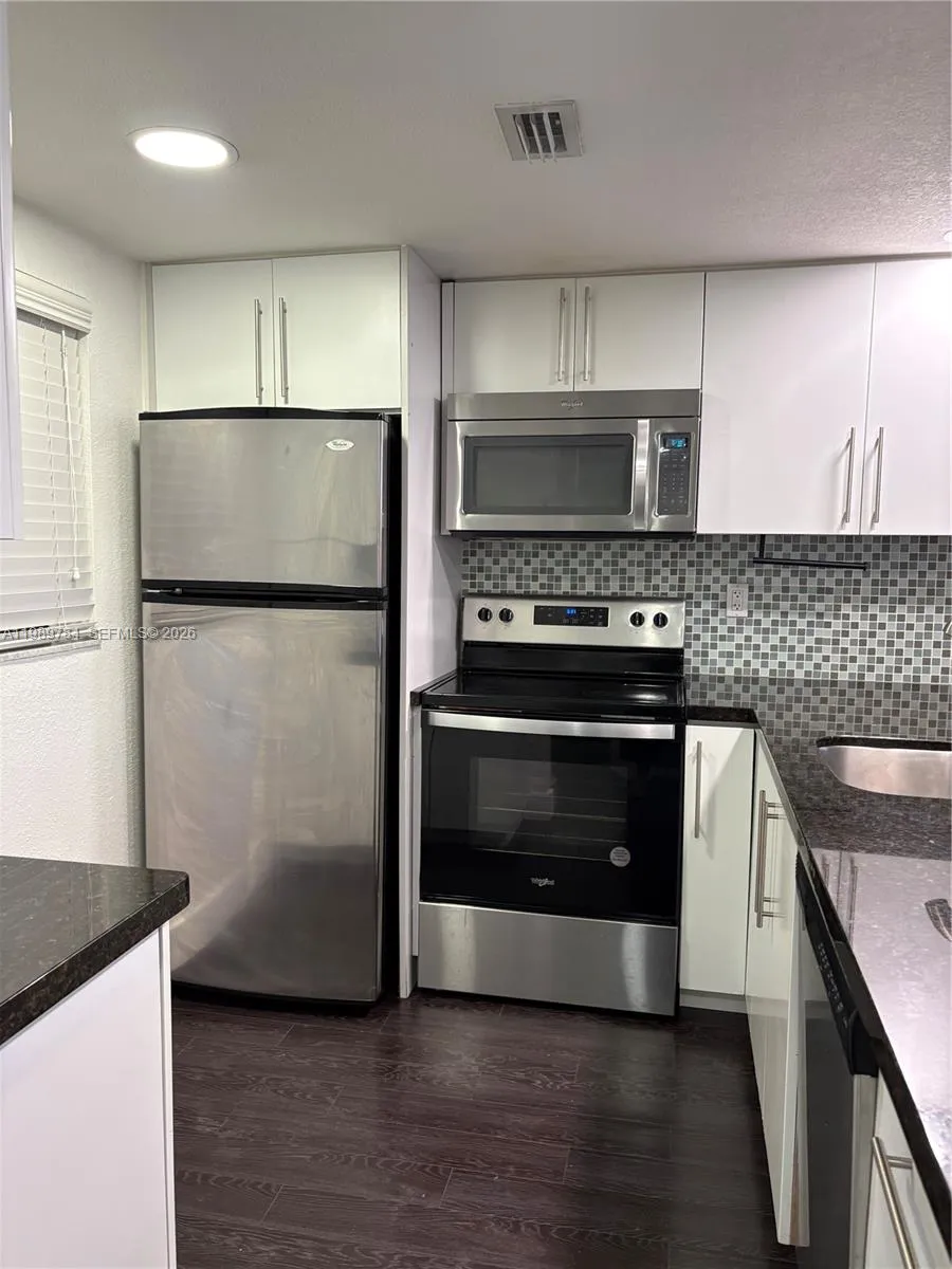8075 Sw 107th Ave 221, Miami, Florida 33173, Miami, Florida 33173, 1 Bedroom Bedrooms, ,1 BathroomBathrooms,Residential Lease,For Rent,8075 Sw 107th Ave 221, Miami, Florida 33173,A11989784