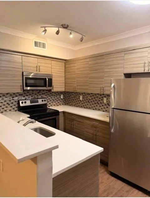 222 Sidonia Ave 4, Coral Gables, Florida 33134, Coral Gables, Florida 33134, 1 Bedroom Bedrooms, ,1 BathroomBathrooms,Residential Lease,For Rent,222 Sidonia Ave 4, Coral Gables, Florida 33134,A11990504