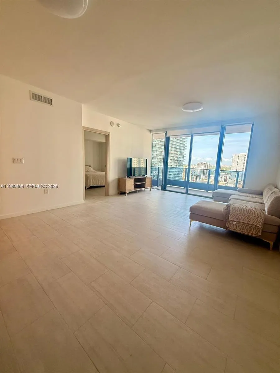 1000 Brickell Plz 2008, Miami, Florida 33131, Miami, Florida 33131, 1 Bedroom Bedrooms, ,1 BathroomBathrooms,Residential,For Sale,1000 Brickell Plz 2008, Miami, Florida 33131,A11989265