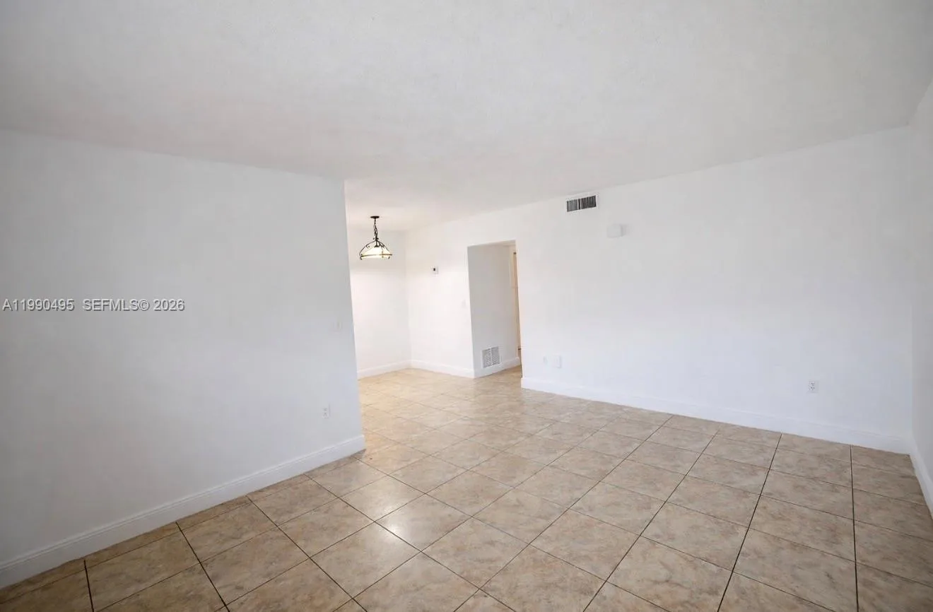12275 Ne 19th Ave 4, North Miami, Florida 33181, North Miami, Florida 33181, 1 Bedroom Bedrooms, ,1 BathroomBathrooms,Residential Lease,For Rent,12275 Ne 19th Ave 4, North Miami, Florida 33181,A11990495