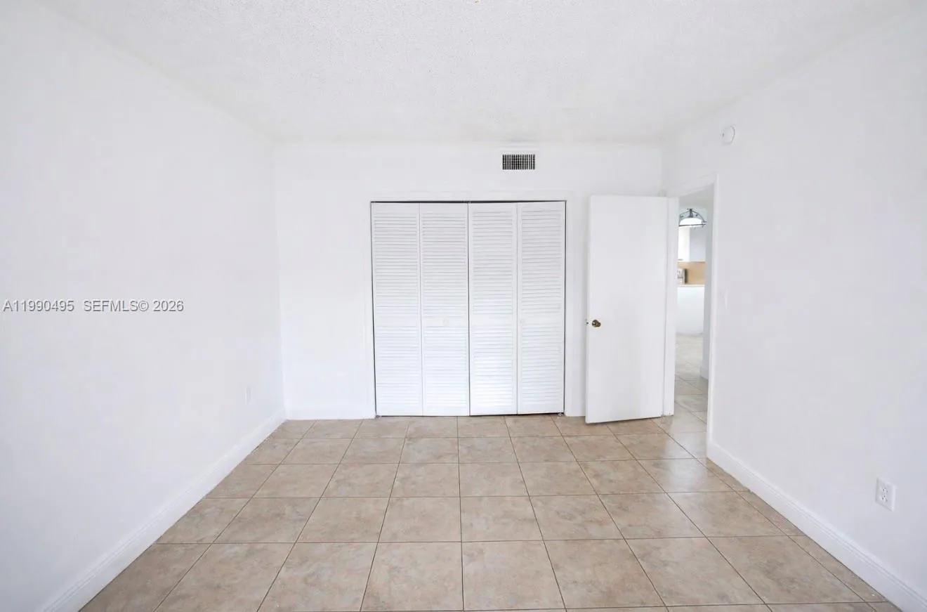 12275 Ne 19th Ave 4, North Miami, Florida 33181, North Miami, Florida 33181, 1 Bedroom Bedrooms, ,1 BathroomBathrooms,Residential Lease,For Rent,12275 Ne 19th Ave 4, North Miami, Florida 33181,A11990495