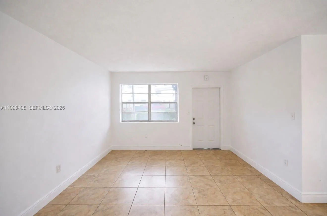 12275 Ne 19th Ave 4, North Miami, Florida 33181, North Miami, Florida 33181, 1 Bedroom Bedrooms, ,1 BathroomBathrooms,Residential Lease,For Rent,12275 Ne 19th Ave 4, North Miami, Florida 33181,A11990495