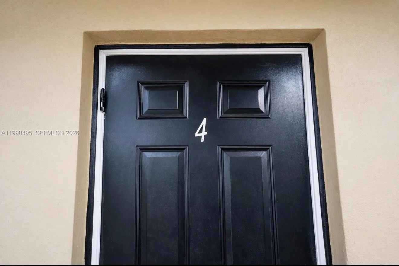 12275 Ne 19th Ave 4, North Miami, Florida 33181, North Miami, Florida 33181, 1 Bedroom Bedrooms, ,1 BathroomBathrooms,Residential Lease,For Rent,12275 Ne 19th Ave 4, North Miami, Florida 33181,A11990495