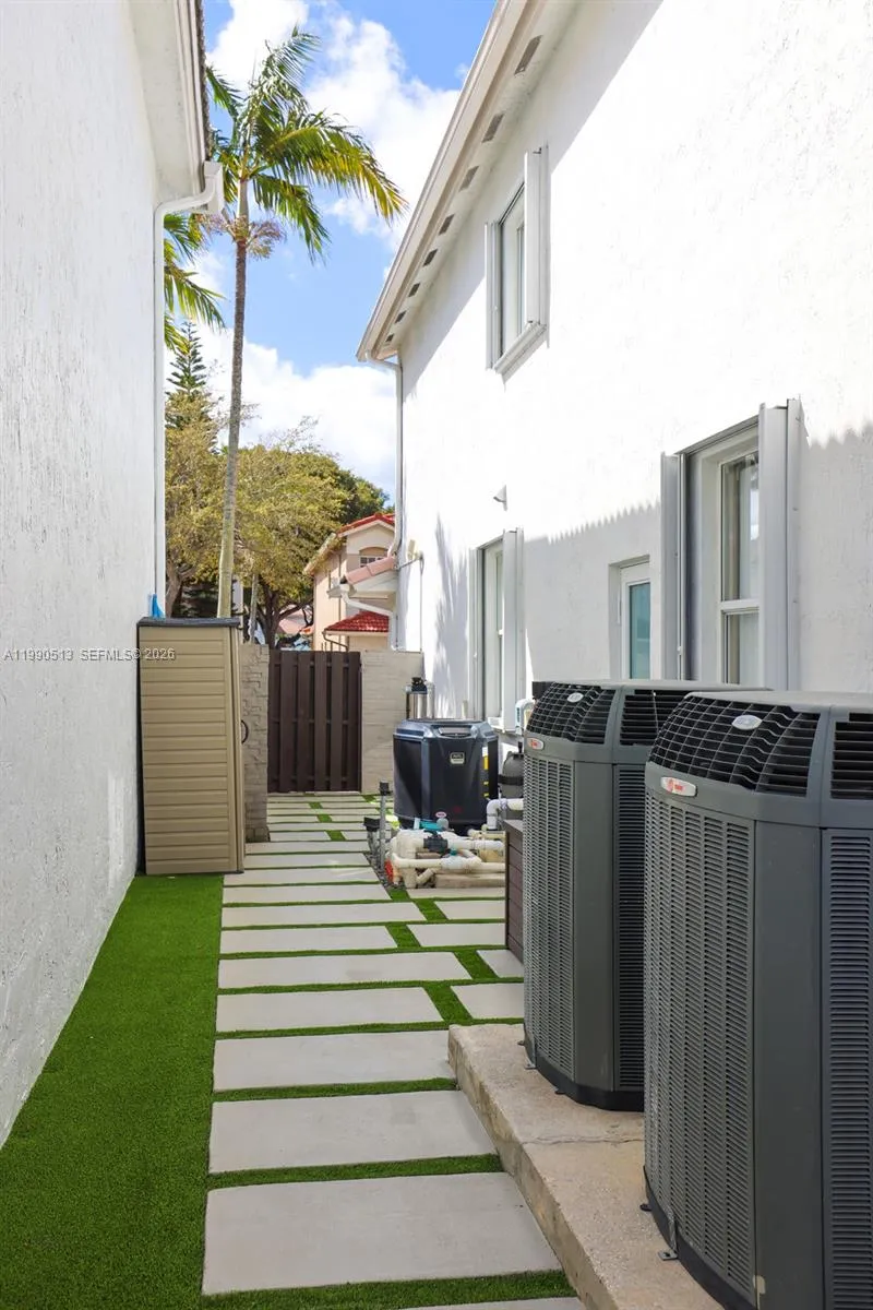 11143 Nw 72nd Ter, Doral, Florida 33178, Doral, Florida 33178, 5 Bedrooms Bedrooms, ,3 BathroomsBathrooms,Residential,For Sale,11143 Nw 72nd Ter, Doral, Florida 33178,A11990513