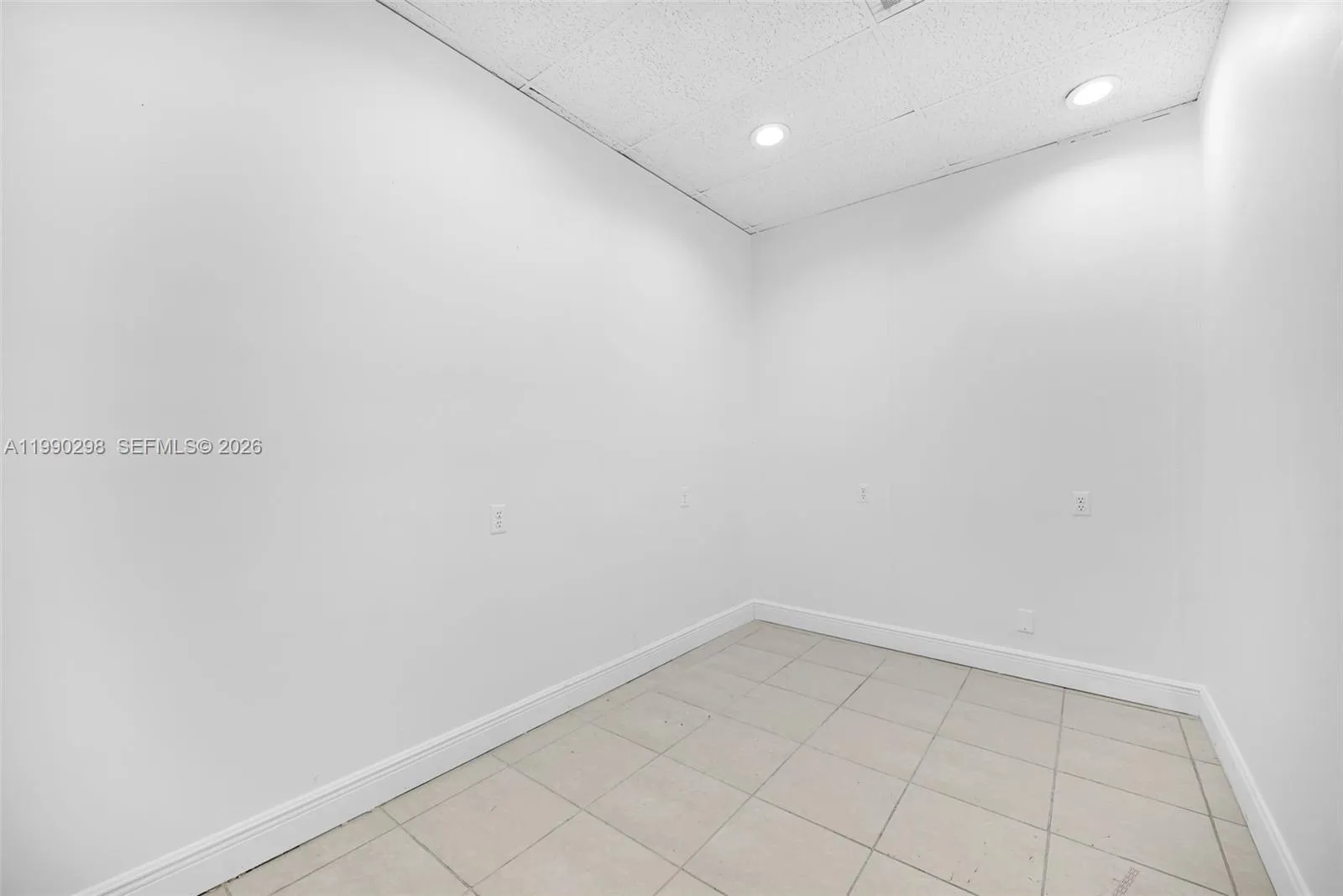 3801 N University Dr 402, Florida 33351, Florida 33351, ,Commercial Lease,For Rent,3801 N University Dr 402, , Florida 33351,A11990298