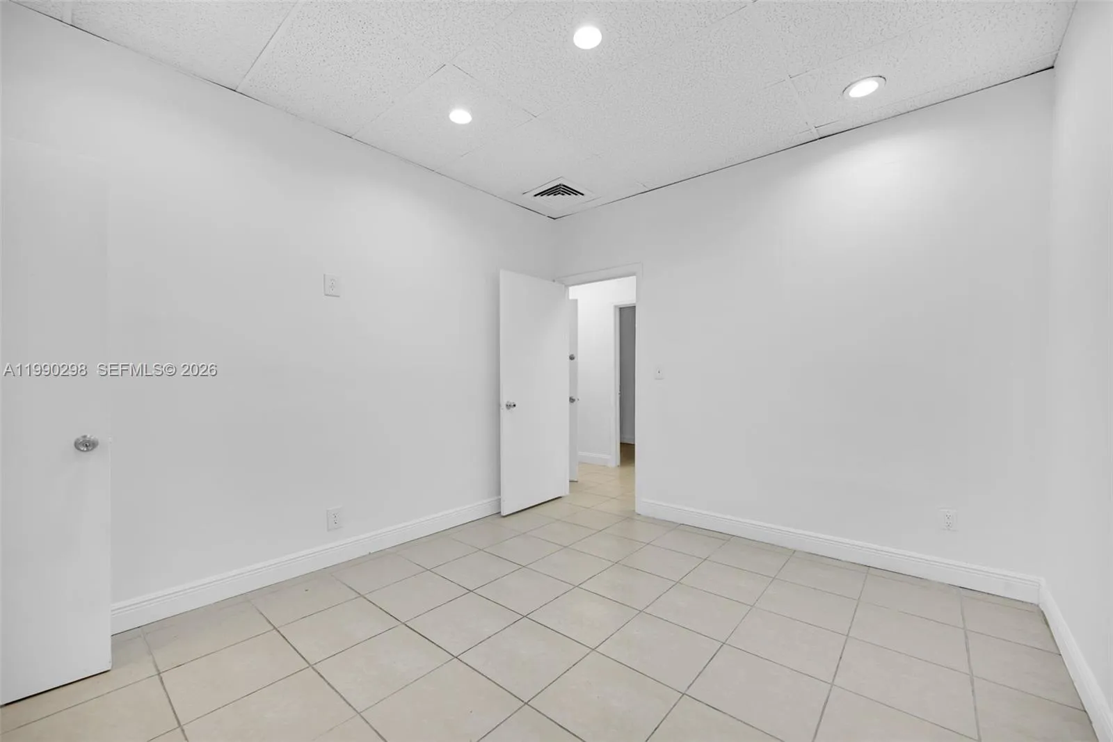 3801 N University Dr 402, Florida 33351, Florida 33351, ,Commercial Lease,For Rent,3801 N University Dr 402, , Florida 33351,A11990298