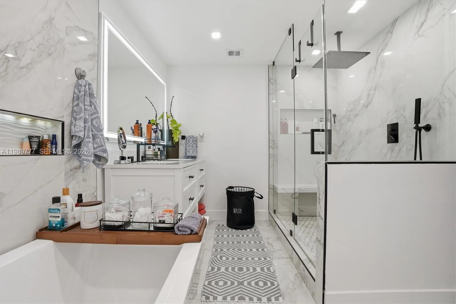 4000 Ne 168th St 113b, North Miami Beach, Florida, North Miami Beach, Florida 33160, 2 Bedrooms Bedrooms, ,2 BathroomsBathrooms,Residential,For Sale,4000 Ne 168th St 113b, North Miami Beach, Florida ,A11989777