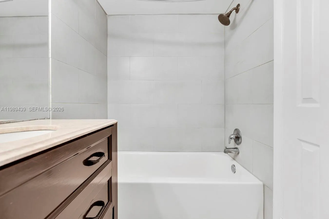 2750 Ne 183rd St 806, Aventura, Florida 33160, Aventura, Florida 33160, 1 Bedroom Bedrooms, ,1 BathroomBathrooms,Residential,For Sale,2750 Ne 183rd St 806, Aventura, Florida 33160,A11989439
