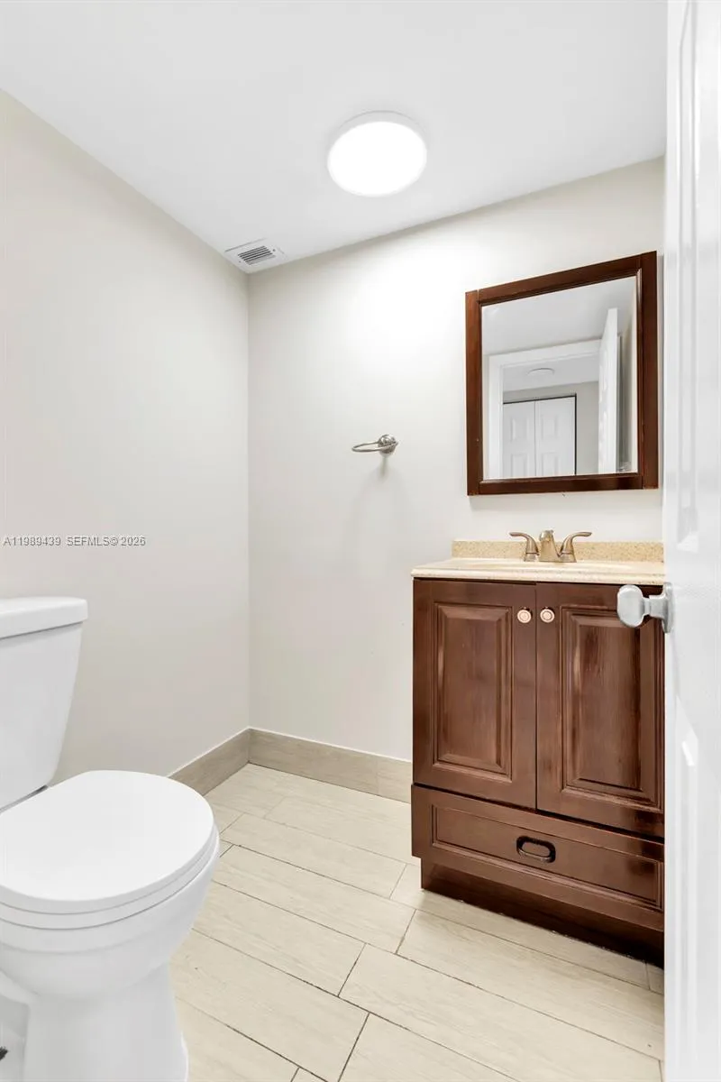 2750 Ne 183rd St 806, Aventura, Florida 33160, Aventura, Florida 33160, 1 Bedroom Bedrooms, ,1 BathroomBathrooms,Residential,For Sale,2750 Ne 183rd St 806, Aventura, Florida 33160,A11989439