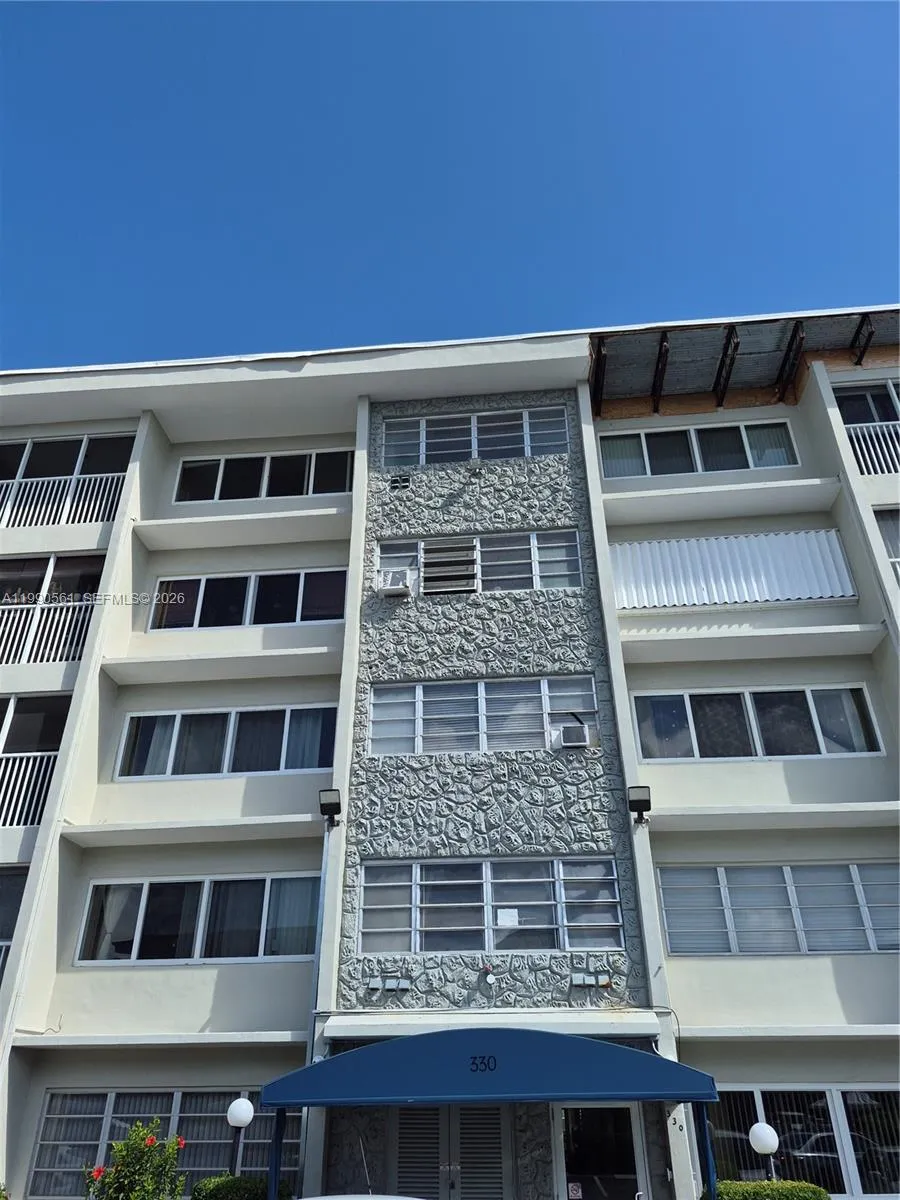 330 Se 2nd St 202e, Hallandale Beach, Florida 3300, Hallandale Beach, Florida 33009, 1 Bedroom Bedrooms, ,1 BathroomBathrooms,Residential,For Sale,330 Se 2nd St 202e, Hallandale Beach, Florida 3300,A11990561