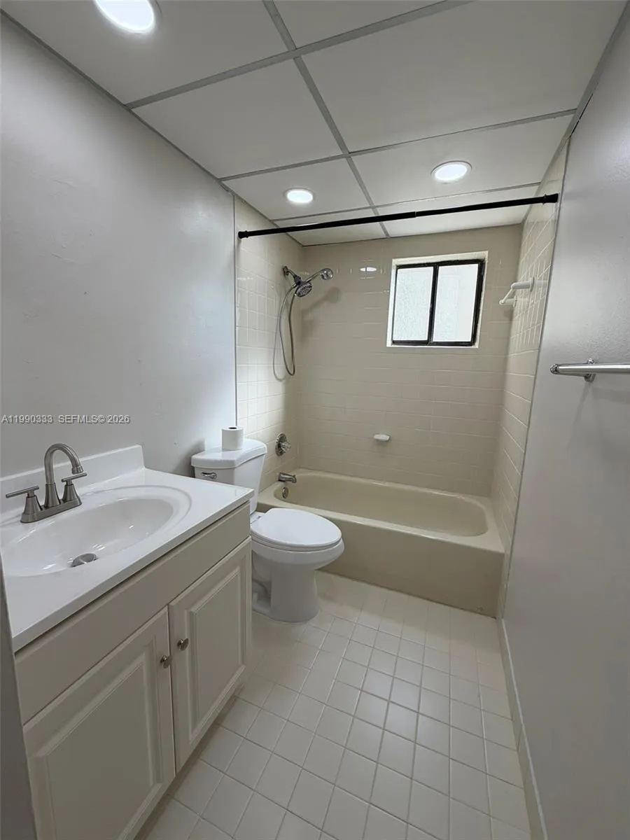 8025 Sw 107th Ave 213, Miami, Florida 33173, Miami, Florida 33173, 2 Bedrooms Bedrooms, ,2 BathroomsBathrooms,Residential,For Sale,8025 Sw 107th Ave 213, Miami, Florida 33173,A11990333