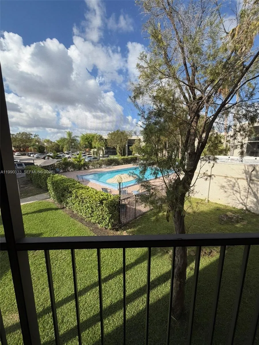 8025 Sw 107th Ave 213, Miami, Florida 33173, Miami, Florida 33173, 2 Bedrooms Bedrooms, ,2 BathroomsBathrooms,Residential,For Sale,8025 Sw 107th Ave 213, Miami, Florida 33173,A11990333