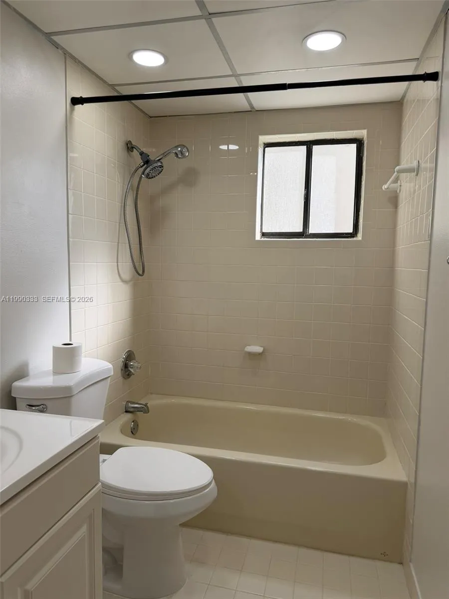 8025 Sw 107th Ave 213, Miami, Florida 33173, Miami, Florida 33173, 2 Bedrooms Bedrooms, ,2 BathroomsBathrooms,Residential,For Sale,8025 Sw 107th Ave 213, Miami, Florida 33173,A11990333