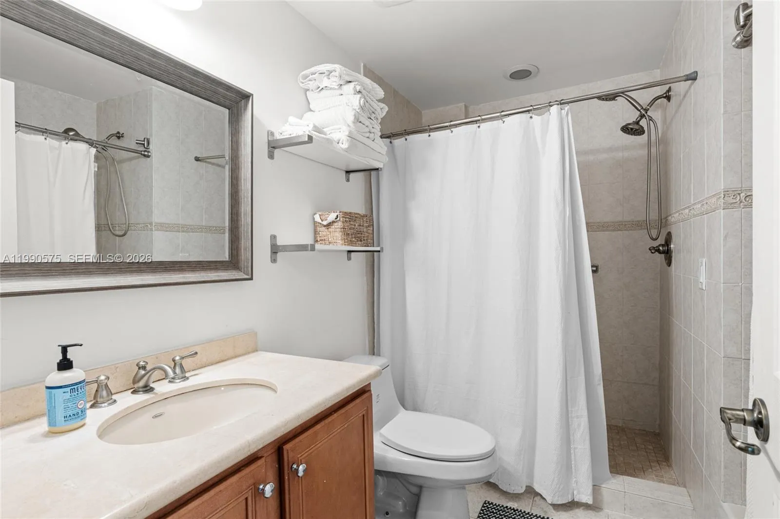 5271 Sw 8th St 315, Miami, Florida 33134, Miami, Florida 33134, 3 Bedrooms Bedrooms, ,2 BathroomsBathrooms,Residential Lease,For Rent,5271 Sw 8th St 315, Miami, Florida 33134,A11990575