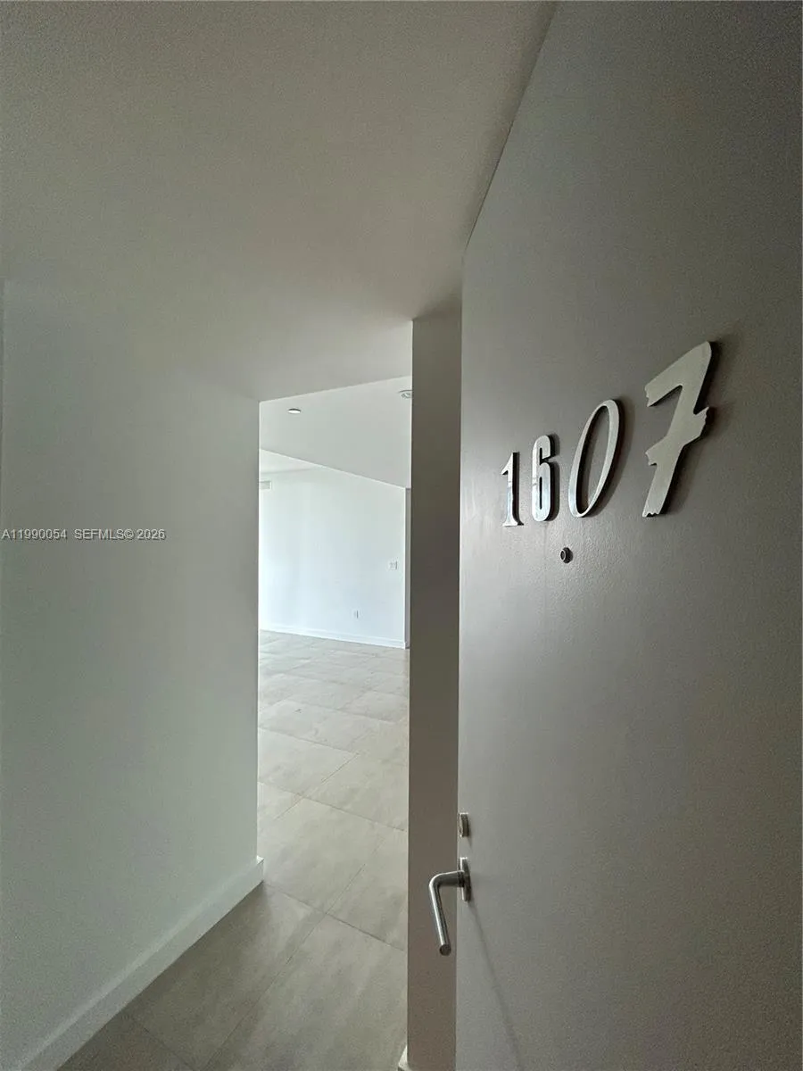1300 S Miami Ave 1607, Miami, Florida 33130, Miami, Florida 33130, 1 Bedroom Bedrooms, ,1 BathroomBathrooms,Residential Lease,For Rent,1300 S Miami Ave 1607, Miami, Florida 33130,A11990054