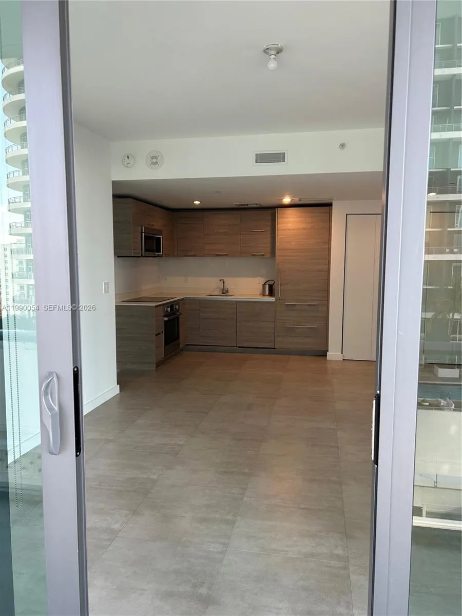 1300 S Miami Ave 1607, Miami, Florida 33130, Miami, Florida 33130, 1 Bedroom Bedrooms, ,1 BathroomBathrooms,Residential Lease,For Rent,1300 S Miami Ave 1607, Miami, Florida 33130,A11990054