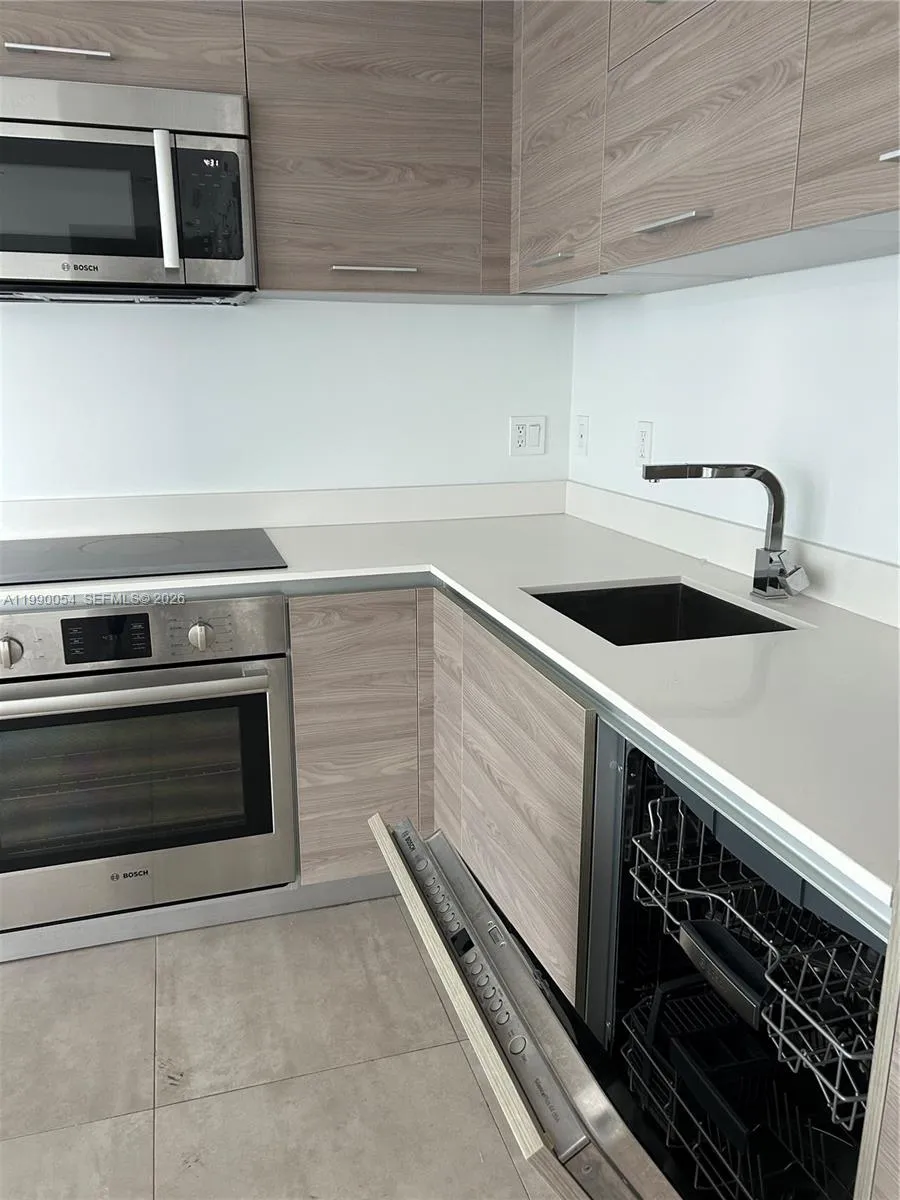 1300 S Miami Ave 1607, Miami, Florida 33130, Miami, Florida 33130, 1 Bedroom Bedrooms, ,1 BathroomBathrooms,Residential Lease,For Rent,1300 S Miami Ave 1607, Miami, Florida 33130,A11990054