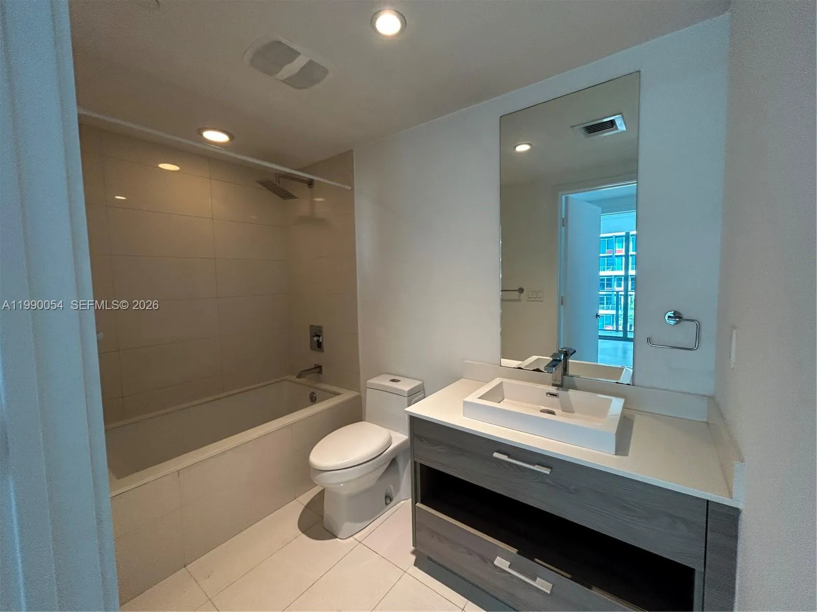 1300 S Miami Ave 1607, Miami, Florida 33130, Miami, Florida 33130, 1 Bedroom Bedrooms, ,1 BathroomBathrooms,Residential Lease,For Rent,1300 S Miami Ave 1607, Miami, Florida 33130,A11990054