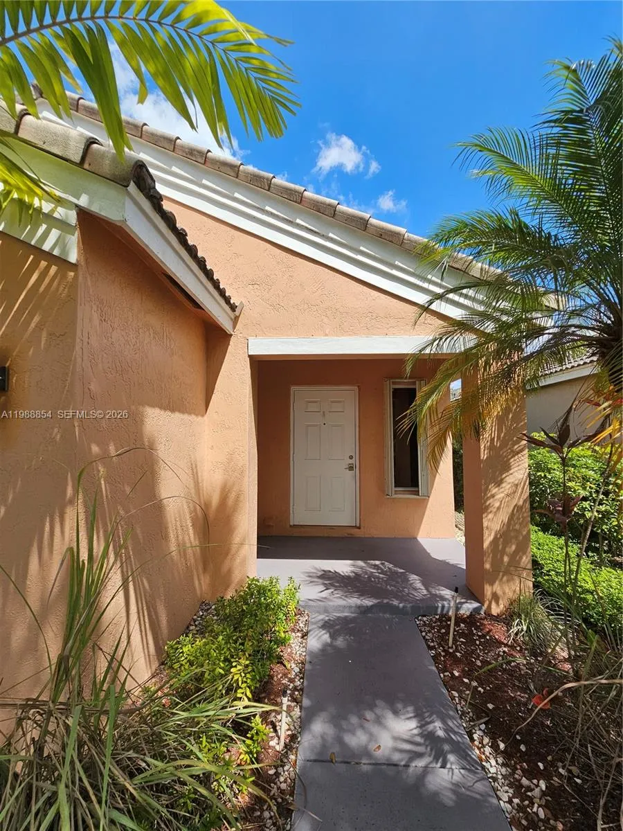 4279 Greenbriar Ln 1, Weston, Florida 33331, Weston, Florida 33331, 3 Bedrooms Bedrooms, ,2 BathroomsBathrooms,Residential Lease,For Rent,4279 Greenbriar Ln 1, Weston, Florida 33331,A11988854