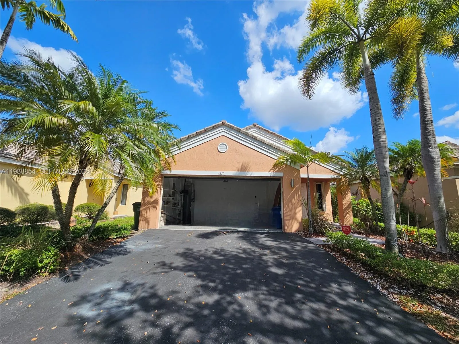 4279 Greenbriar Ln 1, Weston, Florida 33331, Weston, Florida 33331, 3 Bedrooms Bedrooms, ,2 BathroomsBathrooms,Residential Lease,For Rent,4279 Greenbriar Ln 1, Weston, Florida 33331,A11988854