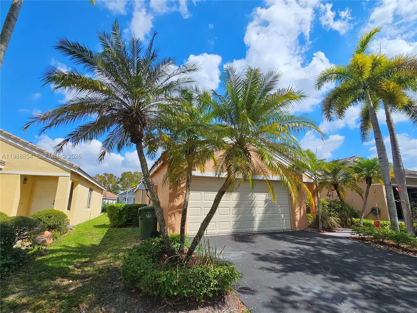 4279 Greenbriar Ln 1, Weston, Florida 33331, Weston, Florida 33331, 3 Bedrooms Bedrooms, ,2 BathroomsBathrooms,Residential Lease,For Rent,4279 Greenbriar Ln 1, Weston, Florida 33331,A11988854