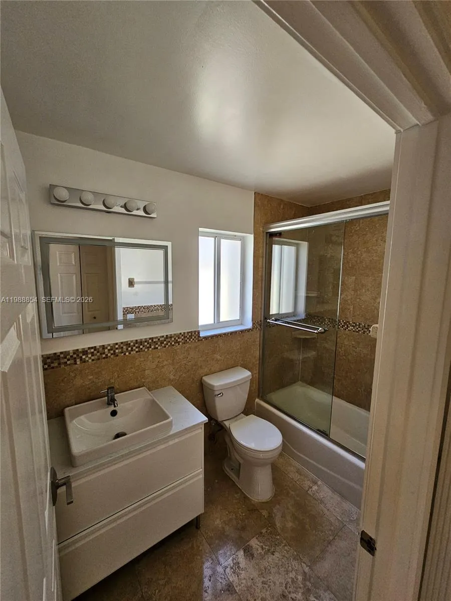 4279 Greenbriar Ln 1, Weston, Florida 33331, Weston, Florida 33331, 3 Bedrooms Bedrooms, ,2 BathroomsBathrooms,Residential Lease,For Rent,4279 Greenbriar Ln 1, Weston, Florida 33331,A11988854