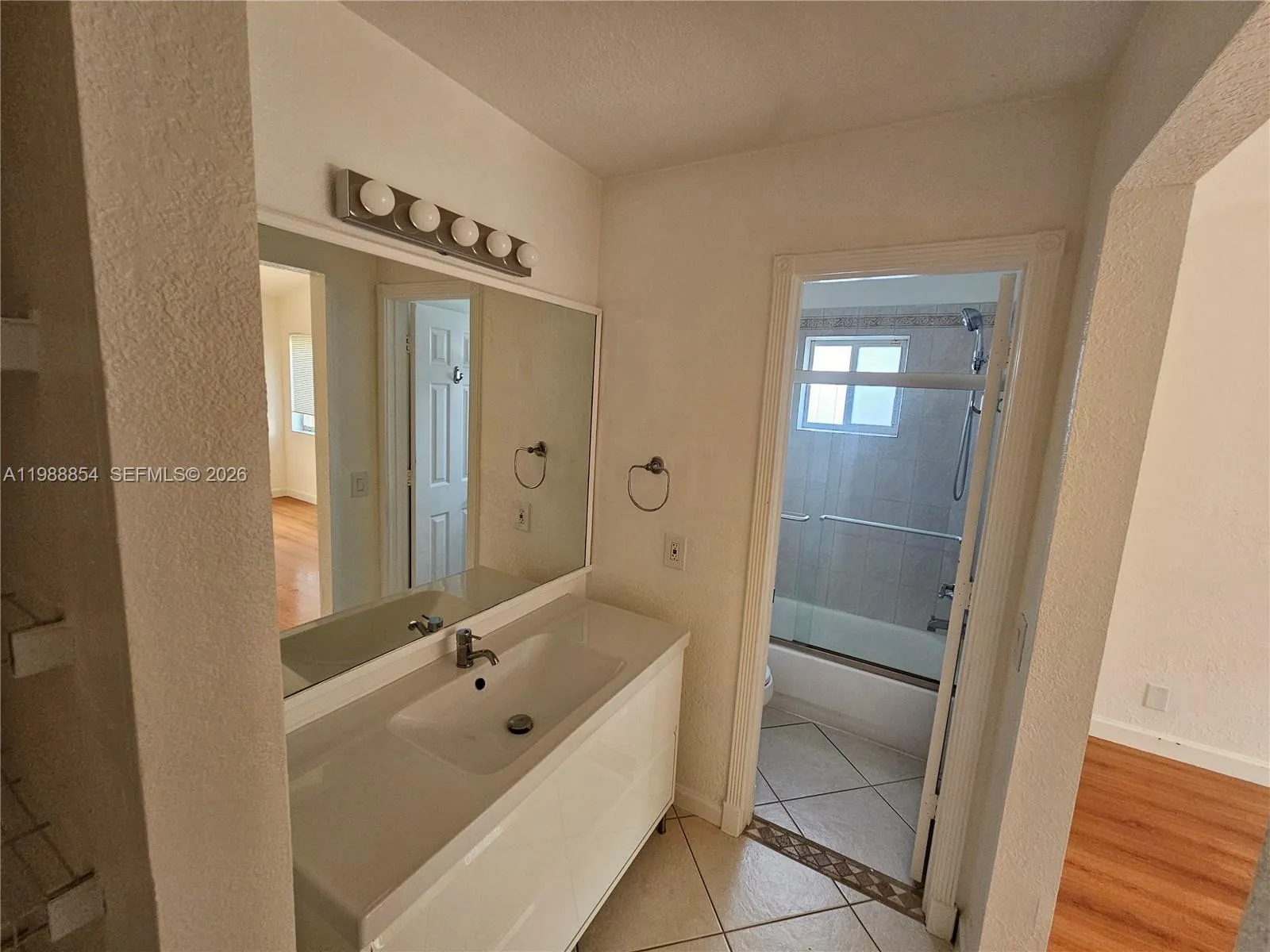 4279 Greenbriar Ln 1, Weston, Florida 33331, Weston, Florida 33331, 3 Bedrooms Bedrooms, ,2 BathroomsBathrooms,Residential Lease,For Rent,4279 Greenbriar Ln 1, Weston, Florida 33331,A11988854