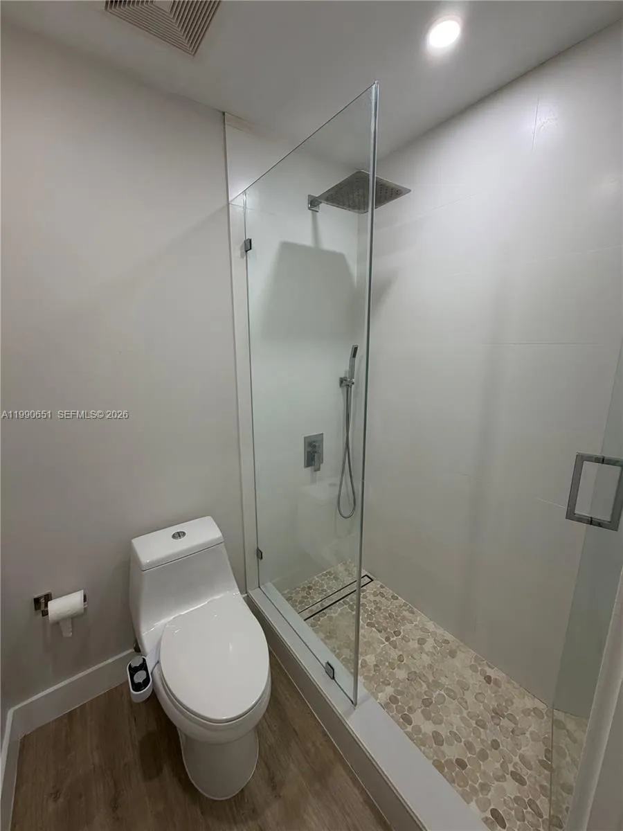 3025 Mary St 11, Miami, Florida 33133, Miami, Florida 33133, 1 Bedroom Bedrooms, ,1 BathroomBathrooms,Residential Lease,For Rent,3025 Mary St 11, Miami, Florida 33133,A11990651