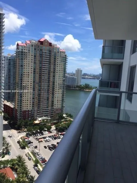 1300 Brickell Bay Dr 2500, Miami, Florida 33131, Miami, Florida 33131, ,1 BathroomBathrooms,Residential Lease,For Rent,1300 Brickell Bay Dr 2500, Miami, Florida 33131,A11990666