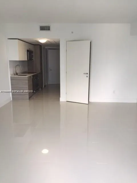 1300 Brickell Bay Dr 2500, Miami, Florida 33131, Miami, Florida 33131, ,1 BathroomBathrooms,Residential Lease,For Rent,1300 Brickell Bay Dr 2500, Miami, Florida 33131,A11990666