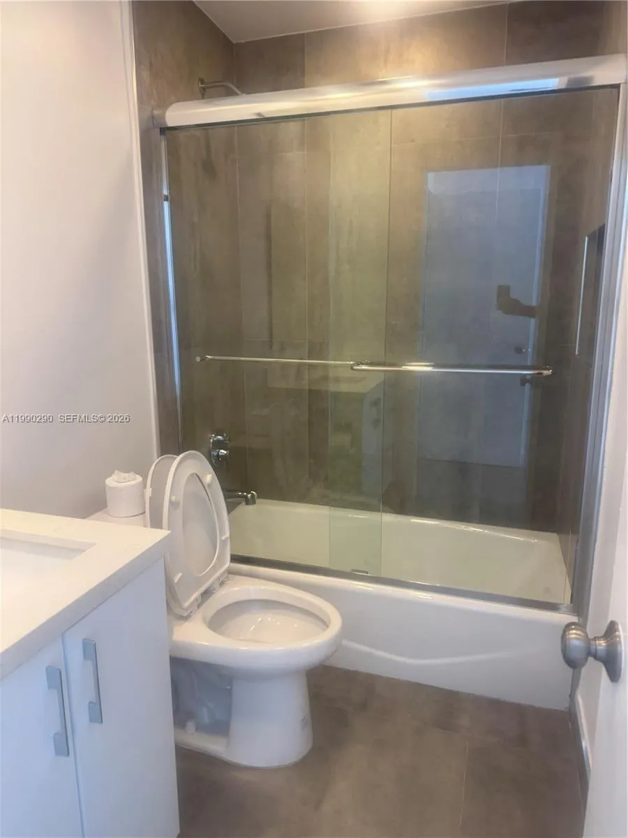 534 Ne 195th St 534, Miami, Florida 33179, Miami, Florida 33179, 3 Bedrooms Bedrooms, ,3 BathroomsBathrooms,Residential Lease,For Rent,534 Ne 195th St 534, Miami, Florida 33179,A11990290