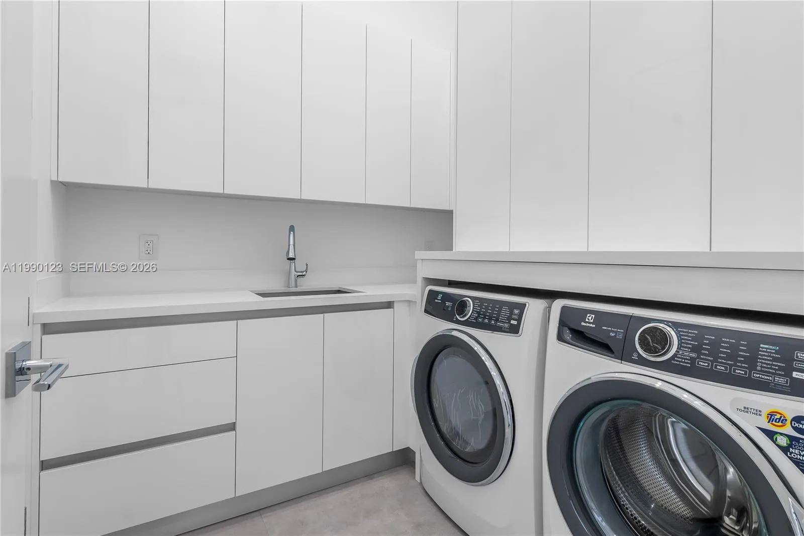 9895 Nw 26th St, Doral, Florida 33172, Doral, Florida 33172, 5 Bedrooms Bedrooms, ,4 BathroomsBathrooms,Residential,For Sale,9895 Nw 26th St, Doral, Florida 33172,A11990123