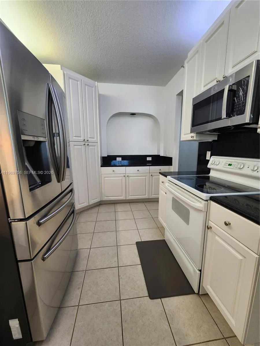 10710 Nw 66th St 402, Doral, Florida 33178, Doral, Florida 33178, 3 Bedrooms Bedrooms, ,2 BathroomsBathrooms,Residential,For Sale,10710 Nw 66th St 402, Doral, Florida 33178,A11989758