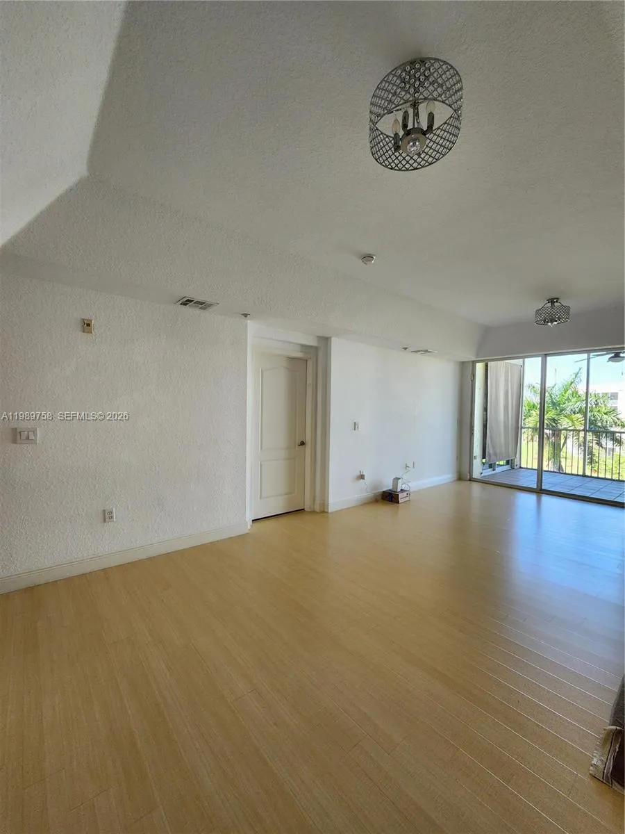 10710 Nw 66th St 402, Doral, Florida 33178, Doral, Florida 33178, 3 Bedrooms Bedrooms, ,2 BathroomsBathrooms,Residential,For Sale,10710 Nw 66th St 402, Doral, Florida 33178,A11989758