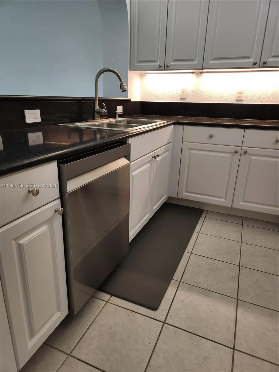 10710 Nw 66th St 402, Doral, Florida 33178, Doral, Florida 33178, 3 Bedrooms Bedrooms, ,2 BathroomsBathrooms,Residential,For Sale,10710 Nw 66th St 402, Doral, Florida 33178,A11989758