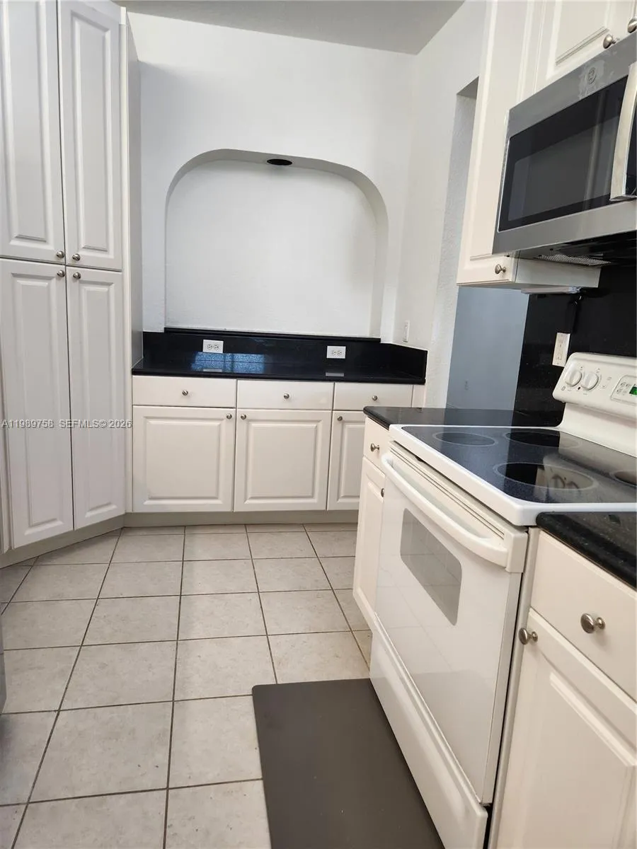 10710 Nw 66th St 402, Doral, Florida 33178, Doral, Florida 33178, 3 Bedrooms Bedrooms, ,2 BathroomsBathrooms,Residential,For Sale,10710 Nw 66th St 402, Doral, Florida 33178,A11989758