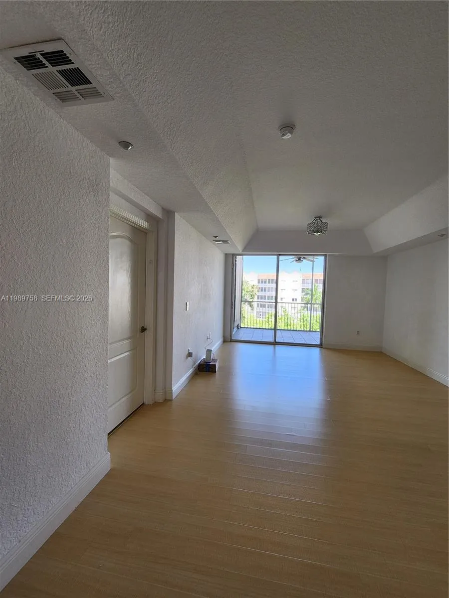 10710 Nw 66th St 402, Doral, Florida 33178, Doral, Florida 33178, 3 Bedrooms Bedrooms, ,2 BathroomsBathrooms,Residential,For Sale,10710 Nw 66th St 402, Doral, Florida 33178,A11989758