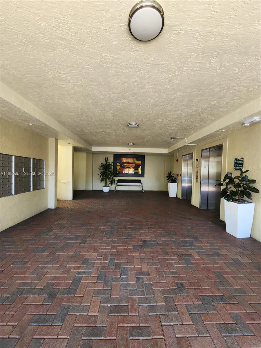 10710 Nw 66th St 402, Doral, Florida 33178, Doral, Florida 33178, 3 Bedrooms Bedrooms, ,2 BathroomsBathrooms,Residential,For Sale,10710 Nw 66th St 402, Doral, Florida 33178,A11989758