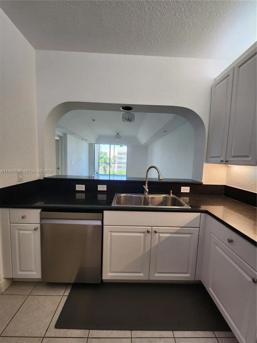 10710 Nw 66th St 402, Doral, Florida 33178, Doral, Florida 33178, 3 Bedrooms Bedrooms, ,2 BathroomsBathrooms,Residential,For Sale,10710 Nw 66th St 402, Doral, Florida 33178,A11989758