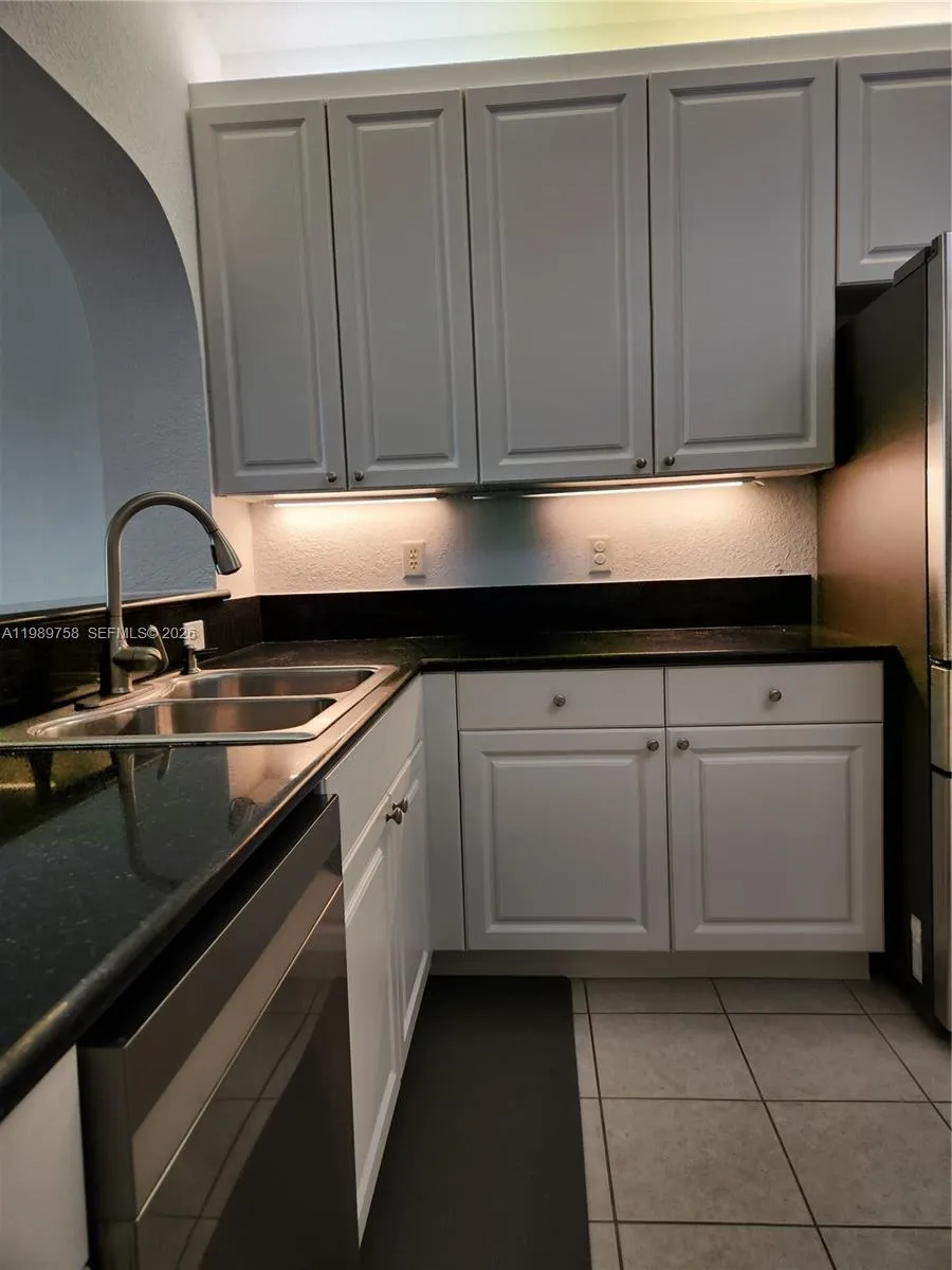 10710 Nw 66th St 402, Doral, Florida 33178, Doral, Florida 33178, 3 Bedrooms Bedrooms, ,2 BathroomsBathrooms,Residential,For Sale,10710 Nw 66th St 402, Doral, Florida 33178,A11989758