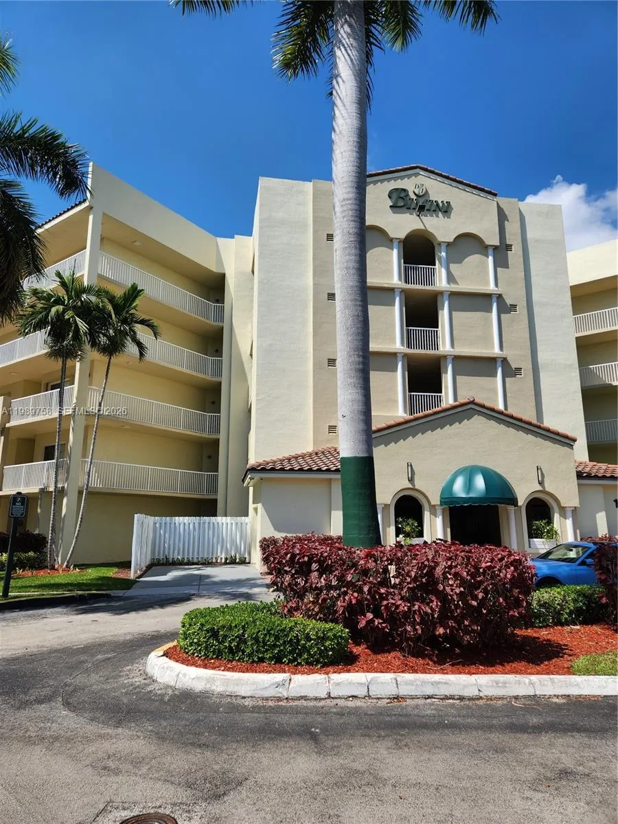 10710 Nw 66th St 402, Doral, Florida 33178, Doral, Florida 33178, 3 Bedrooms Bedrooms, ,2 BathroomsBathrooms,Residential,For Sale,10710 Nw 66th St 402, Doral, Florida 33178,A11989758