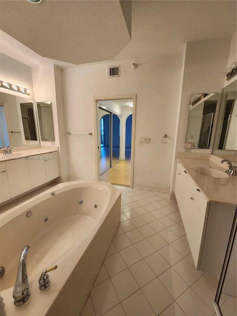 10710 Nw 66th St 402, Doral, Florida 33178, Doral, Florida 33178, 3 Bedrooms Bedrooms, ,2 BathroomsBathrooms,Residential,For Sale,10710 Nw 66th St 402, Doral, Florida 33178,A11989758