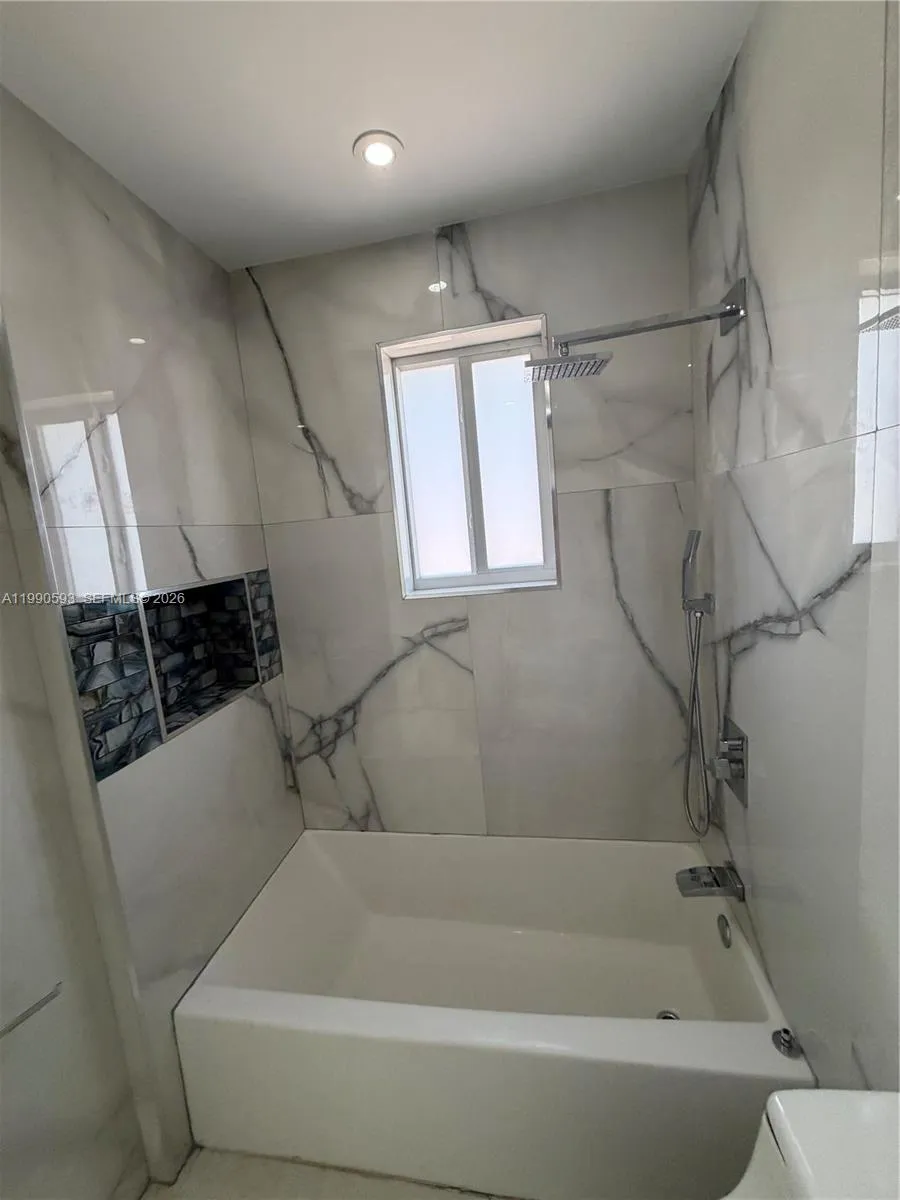 194th St 7874 Nw, Hialeah, Florida 33015, Hialeah, Florida 33015, 4 Bedrooms Bedrooms, ,3 BathroomsBathrooms,Residential Lease,For Rent,194th St 7874 Nw, Hialeah, Florida 33015,A11990593