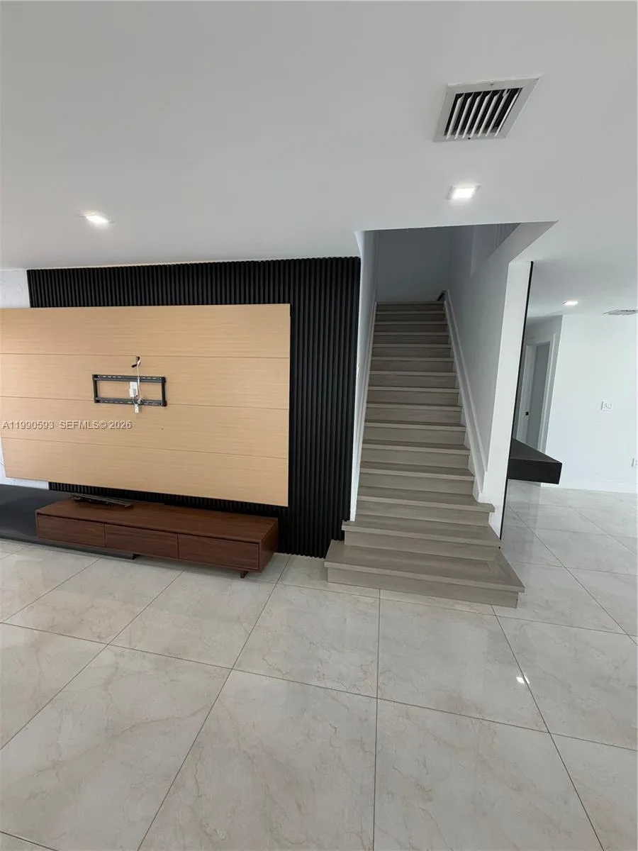 194th St 7874 Nw, Hialeah, Florida 33015, Hialeah, Florida 33015, 4 Bedrooms Bedrooms, ,3 BathroomsBathrooms,Residential Lease,For Rent,194th St 7874 Nw, Hialeah, Florida 33015,A11990593