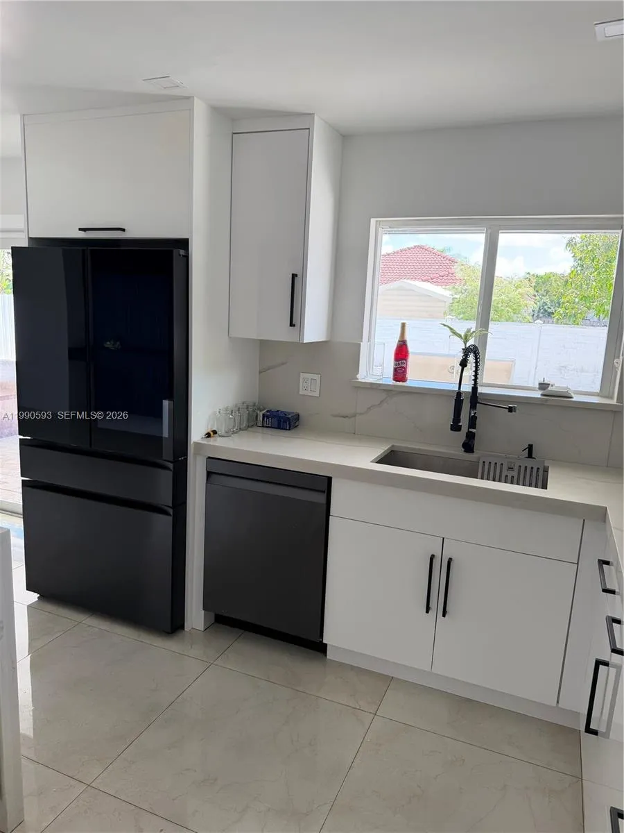 194th St 7874 Nw, Hialeah, Florida 33015, Hialeah, Florida 33015, 4 Bedrooms Bedrooms, ,3 BathroomsBathrooms,Residential Lease,For Rent,194th St 7874 Nw, Hialeah, Florida 33015,A11990593