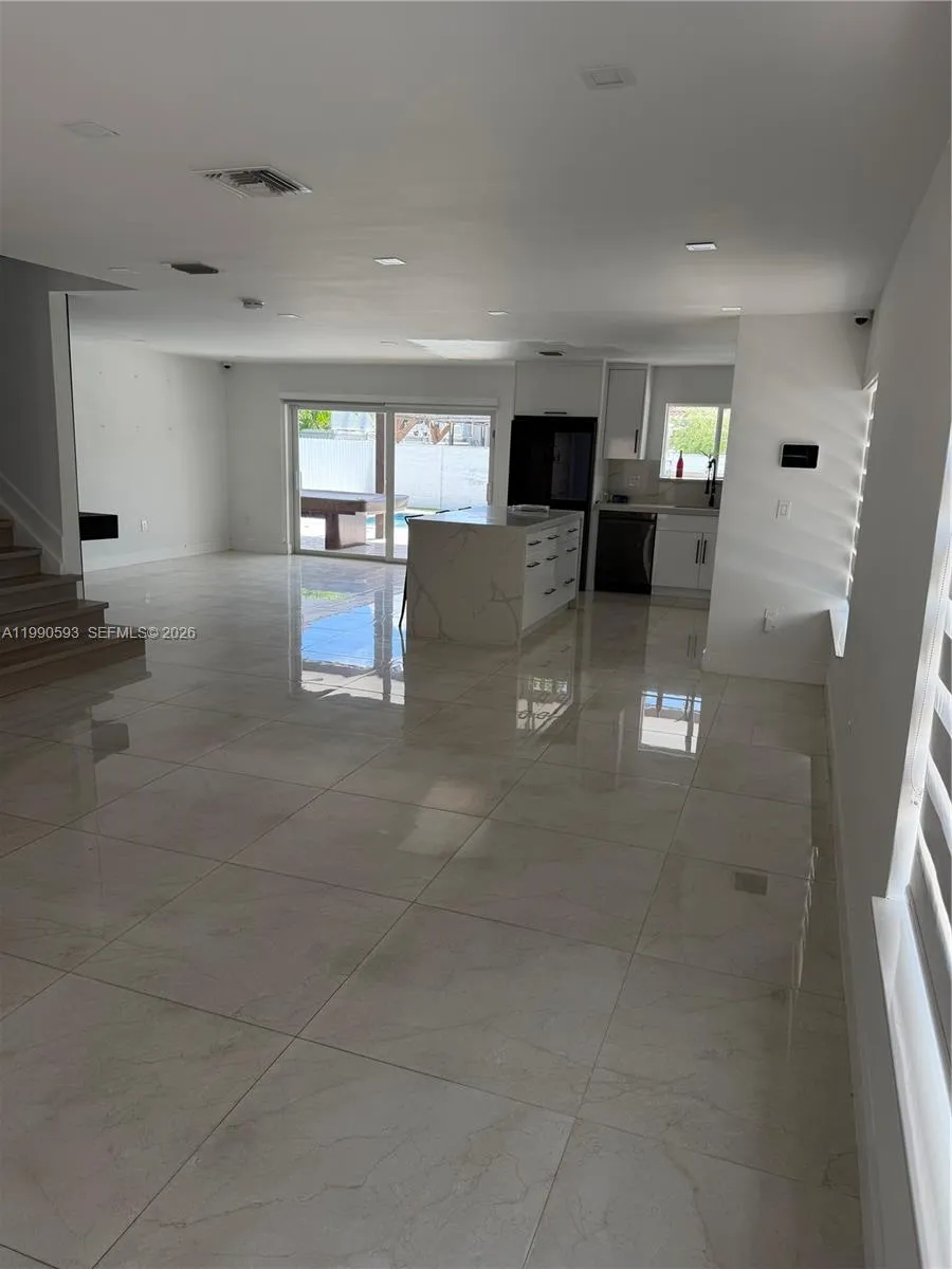 194th St 7874 Nw, Hialeah, Florida 33015, Hialeah, Florida 33015, 4 Bedrooms Bedrooms, ,3 BathroomsBathrooms,Residential Lease,For Rent,194th St 7874 Nw, Hialeah, Florida 33015,A11990593